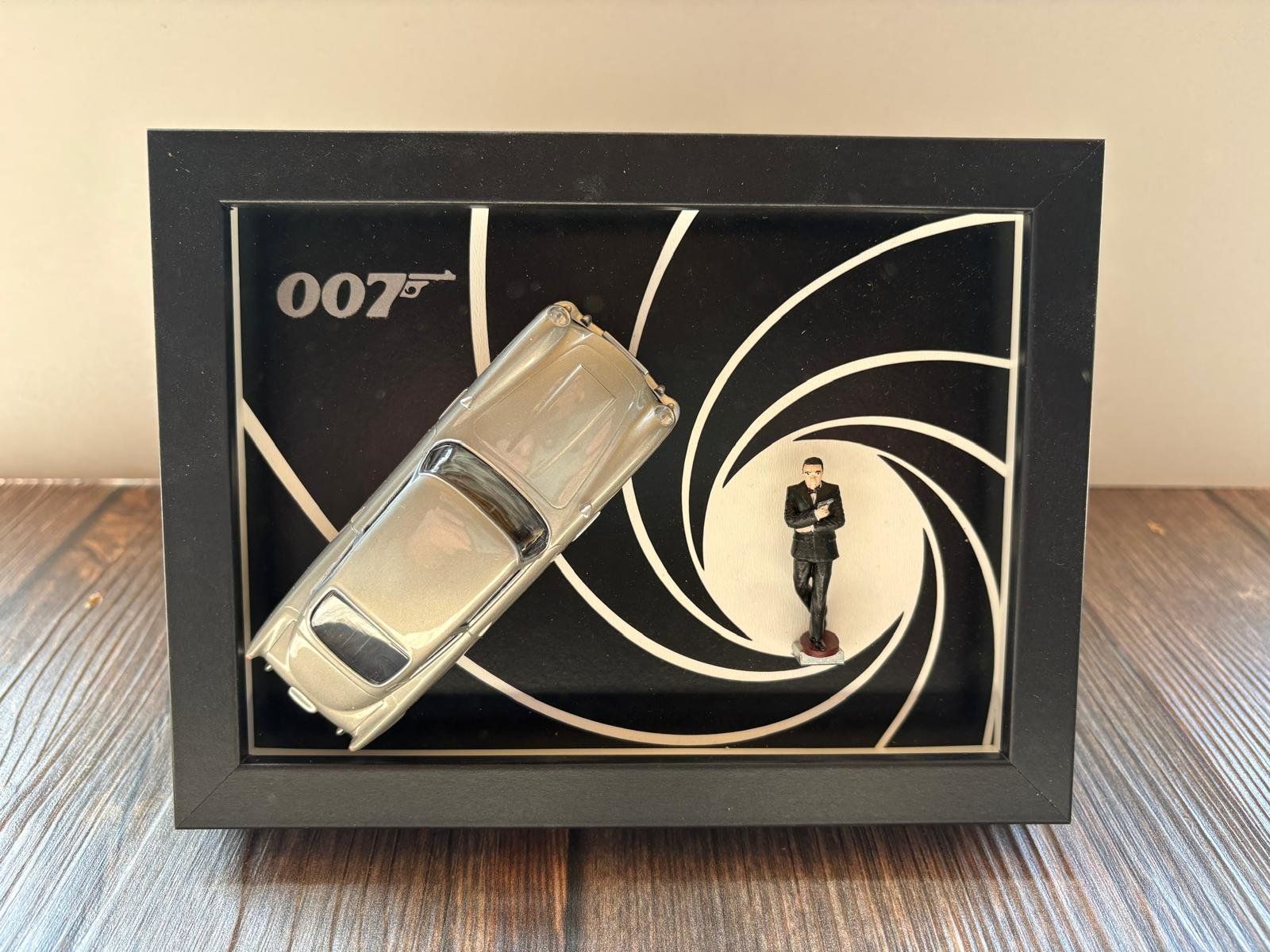 Posters & Illustrations: 3-D Bild James Bond Aston Martin Modellauto – Neuf (Voir description) à Wetzikon ZH par Boldeagle01