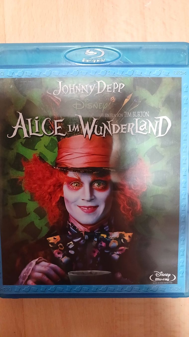 Tutti i DVDs: DVD (ALICE IM WUNDERLAND) – Usato da hinwil venduto da tho_j6kz