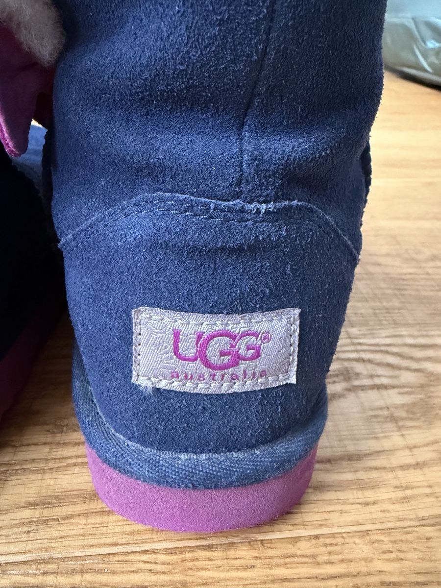 Ugg Scarpe da donna: Navy UGG’s Boots  - Grösse 35 – Usato da Wetzikon ZH venduto da Kleiderverkauf 2