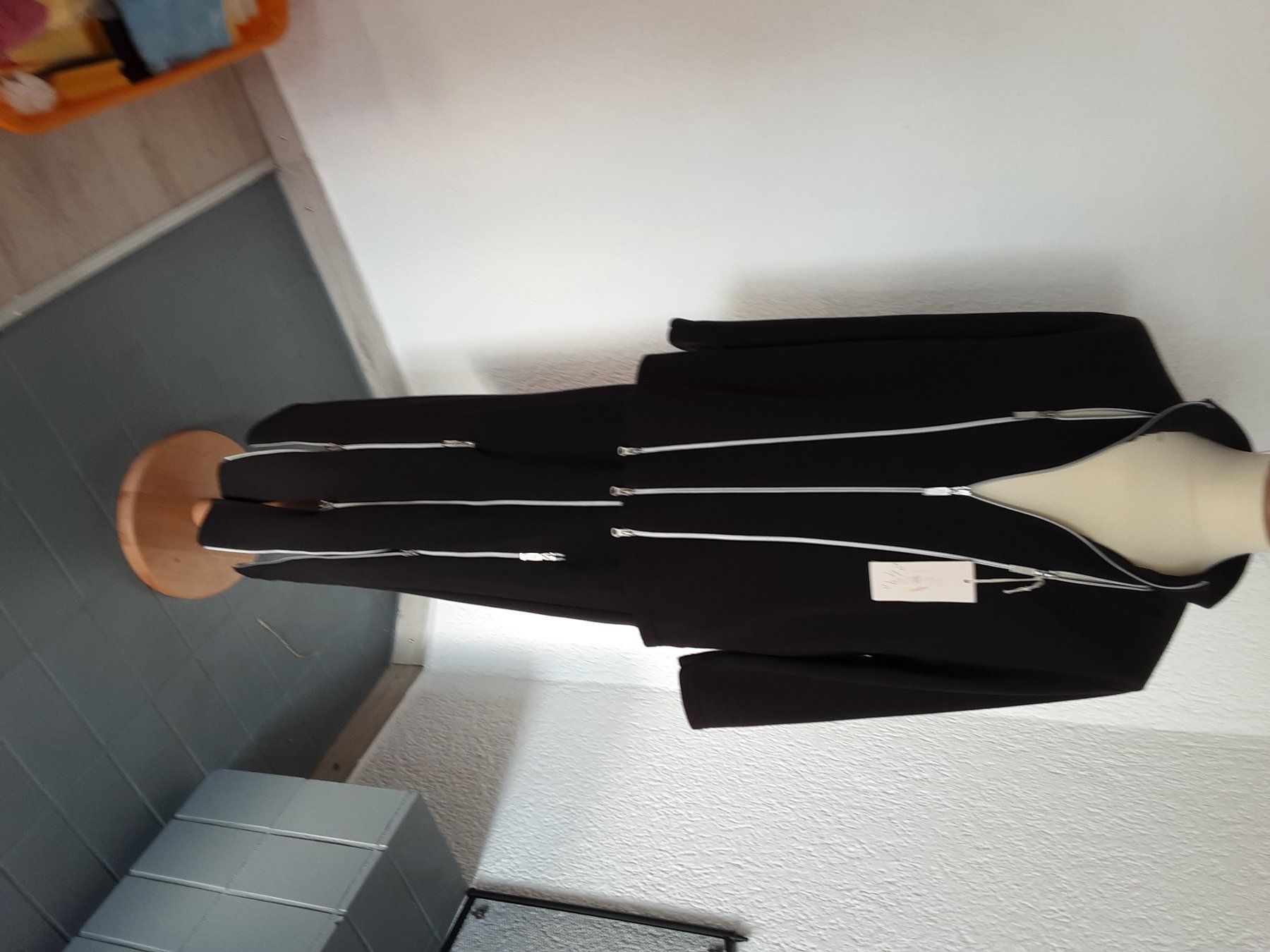 Vestiti: Schnäppchen 2 teiler gr 48 boutique mode-EINZELL STÜCK – Nuovo (secondo la descrizione) da wolfhalden venduto da 46464646 4