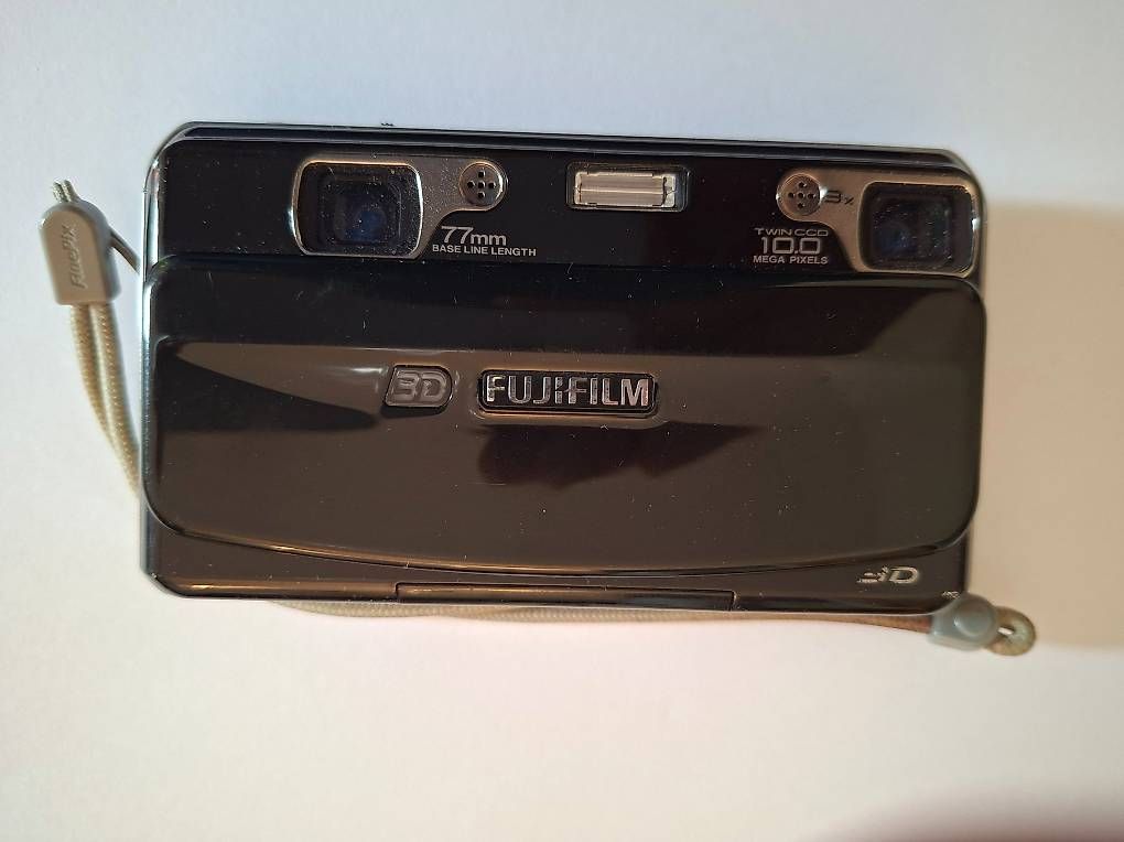 Fotocamera: FujiFilm 3D Kamera – Usato da Zürich venduto da baizinho 2