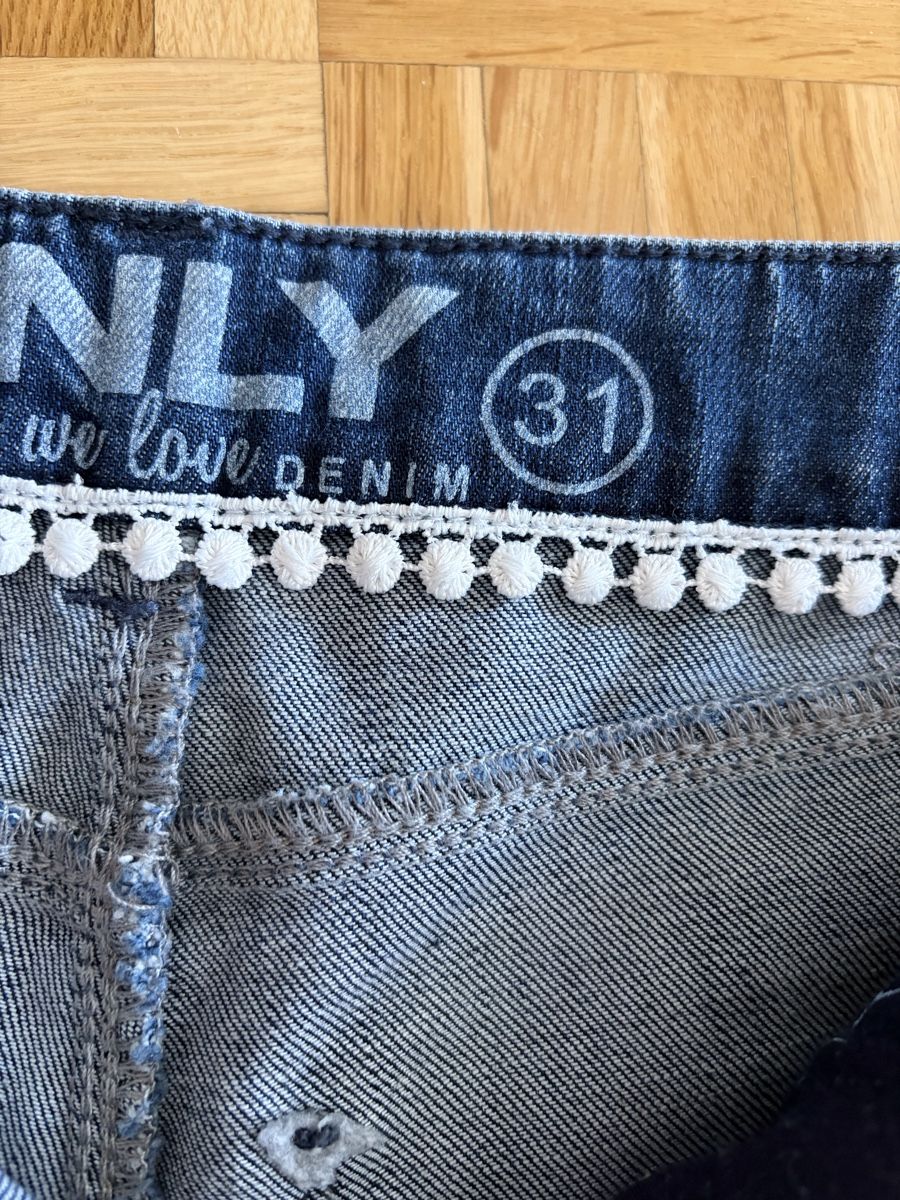 Only Jeans: short jeans et dentelle ONLY – Nuovo (secondo la descrizione) da Le Noirmont venduto da Fanny_ 3