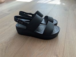 Neuwertige Crocs Plattform Sandalen