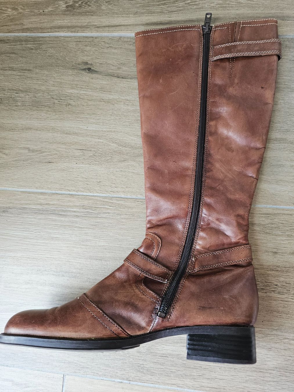 Scarpe da donna: Stiefel Leder Marke Pesaro Gr. 38 – Usato da Neukirch (Egnach) venduto da Bonita6 6