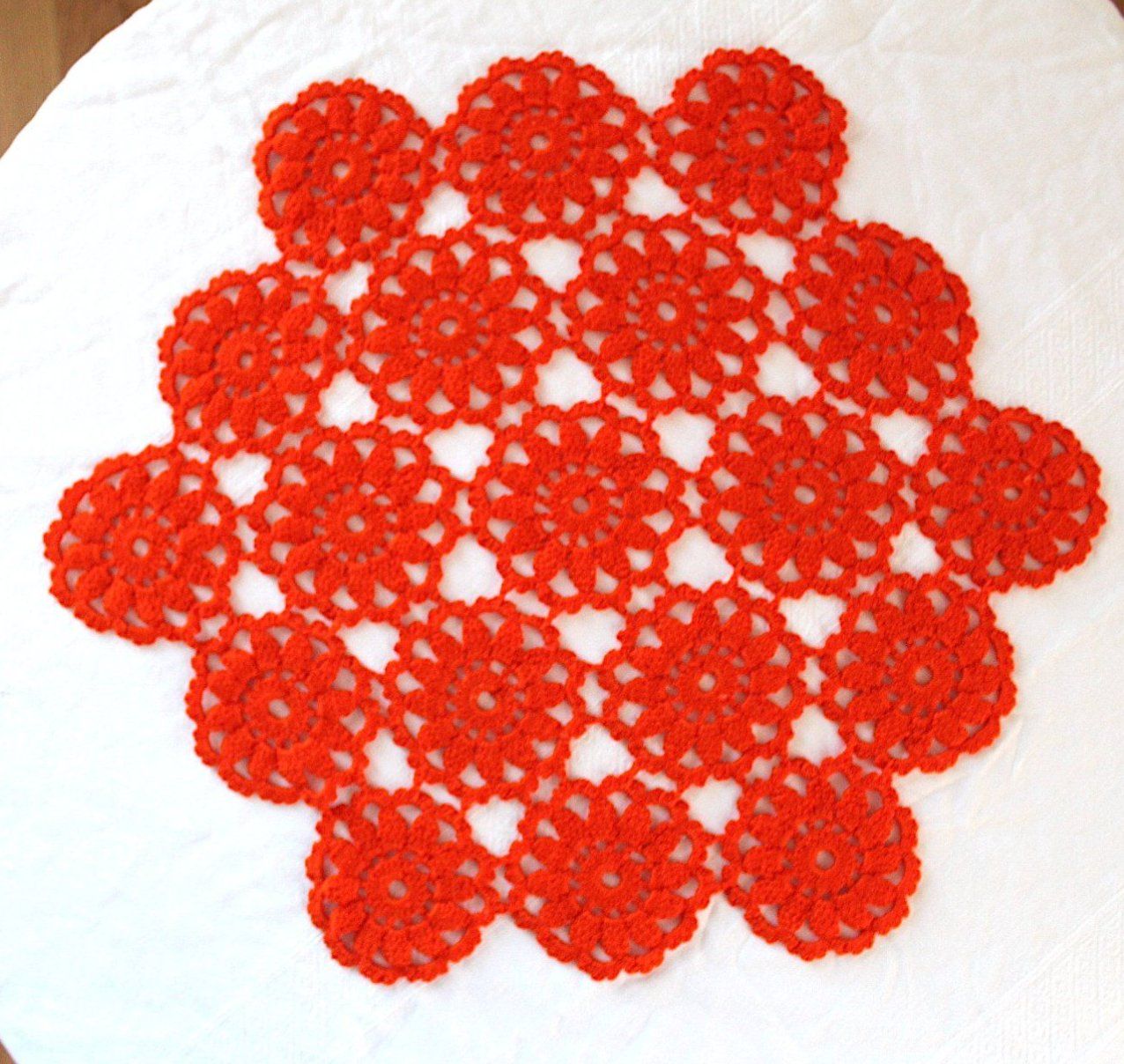 Altra biancheria da tavola: Handmade , Tischdecke Gehäkelt, Orange Farbe , 44 cm – Usato da Locarno venduto da fripui 2