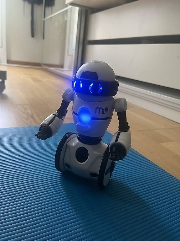 Giocattoli: WowWee MiP Roboter – Usato da Luzern venduto da sve_d8kj