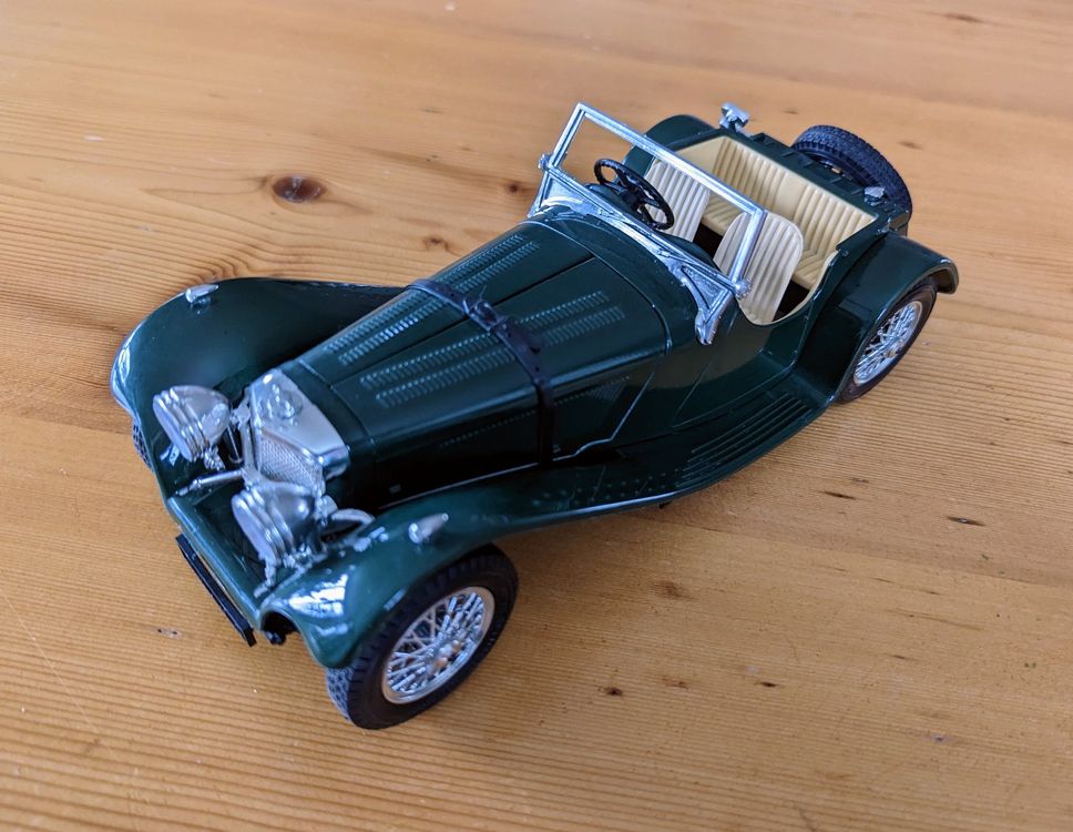 Burago 1/18 Jaguar SS 100 1937 Noir -3006- Die-Cast Scale