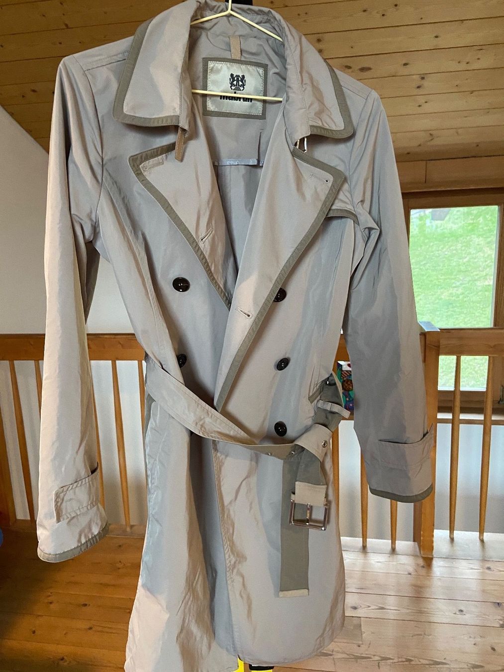 Cappotti: Trenchcoat von Mabrun – Nuovo (secondo la descrizione) da Planken venduto da oeh_g7xb