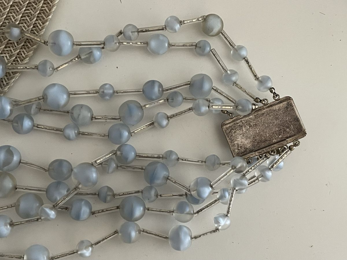 Ketten: vintage Collier multi-rangs perles bleues fermoir décoré  – Gebraucht aus Worben von benit.drn 2