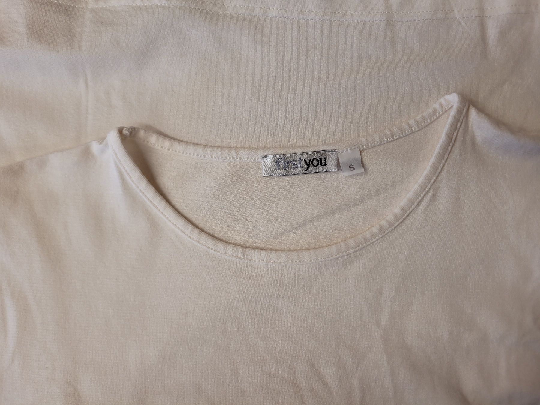 Tops: FIRST YOU Top Blanc S – D'occasion à Lausanne par PlusValue_Lausanne 1