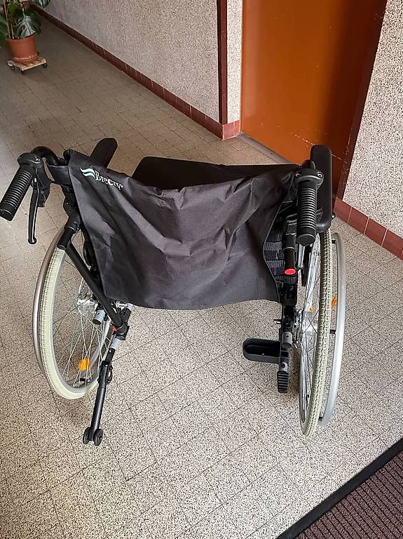 Sedie a rotelle: A vendre Fauteuil Roulant XXL – Usato da La Tour-de-Peilz venduto da Cora57 4