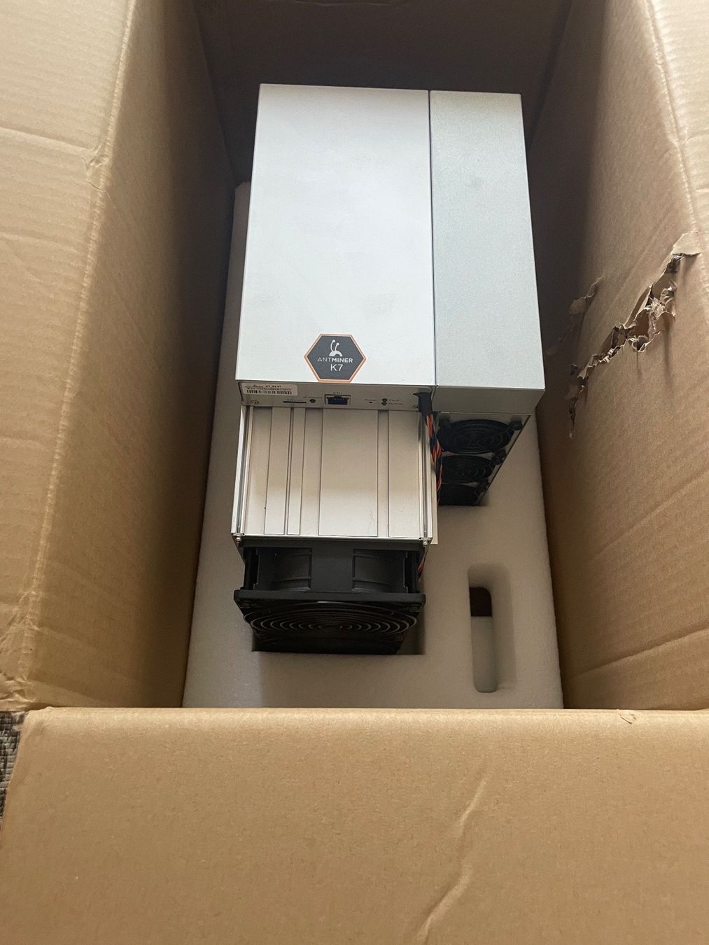 Schede grafiche: Bitmain Antminer K7 63.5 TH/s – Usato da Villigen venduto da Swiss-Watches 5