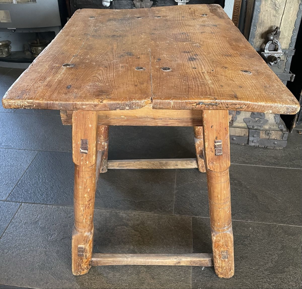 Tables: Antikes Kinder - Tischli – D'occasion à Rorschacherberg par farmer61 7
