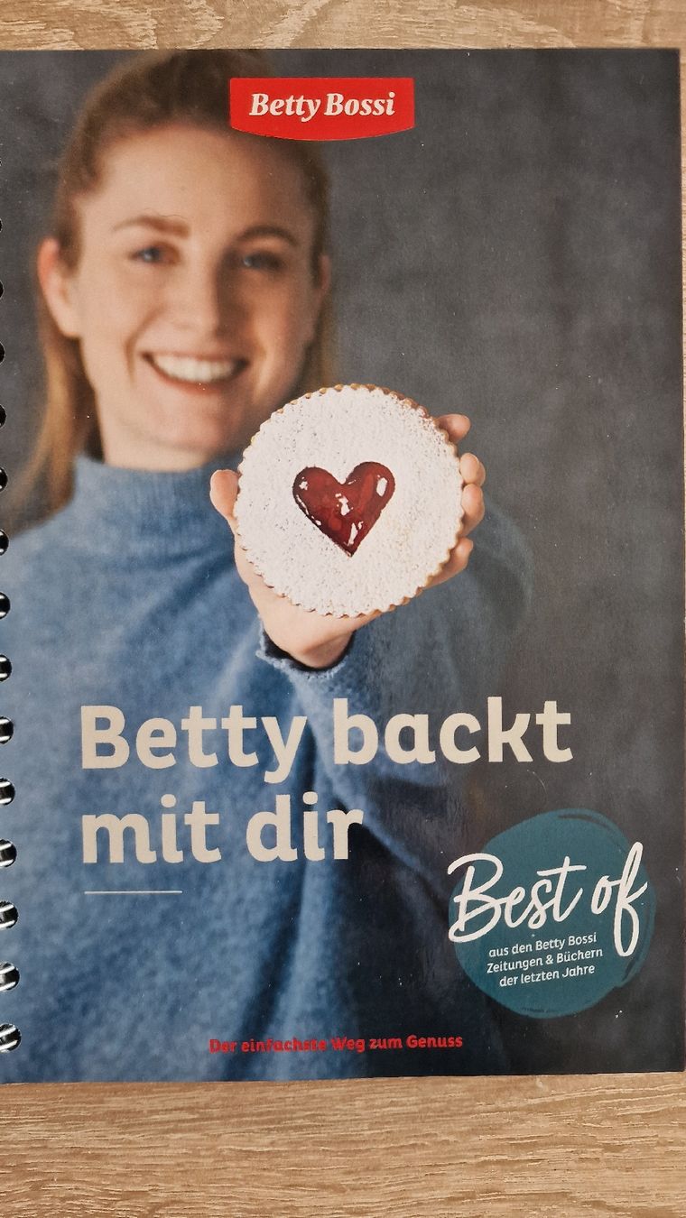 Libri: Backbuch Betty backt mit Dir von Betty Bossi – Nuovo (secondo la descrizione) da Zürich venduto da Gabced