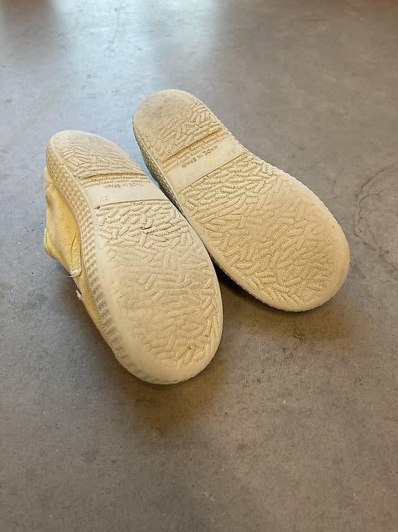 Scarpe per ragazzi: Kinderschuhe Gr. 27 – Usato da Basel venduto da inf_z7j8 1