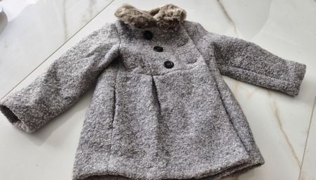 Kinder Jacke grau Kunstfell Grösse 92 guter Zustand