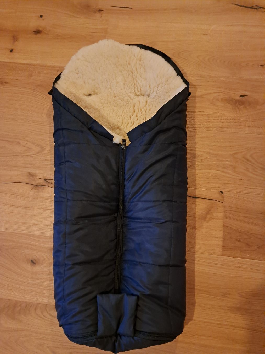 Schlafsäcke: Winterfusssack dunkelblau mit Fell – Gebraucht aus Escholzmatt von klima_3