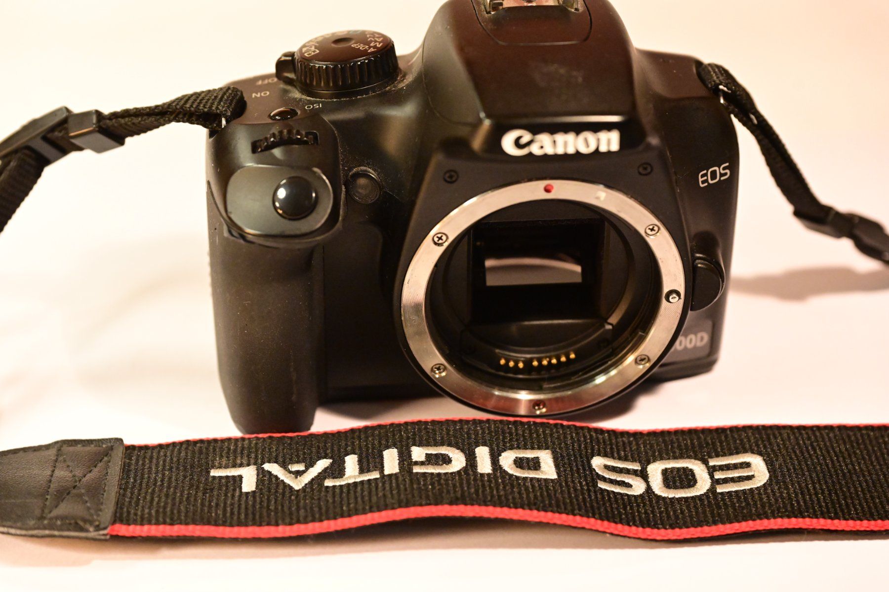 Canon Fotocamera: Canon EOS 1000D - Mit Objektiv und Zubehör – Usato da Erlinsbach venduto da Yanny