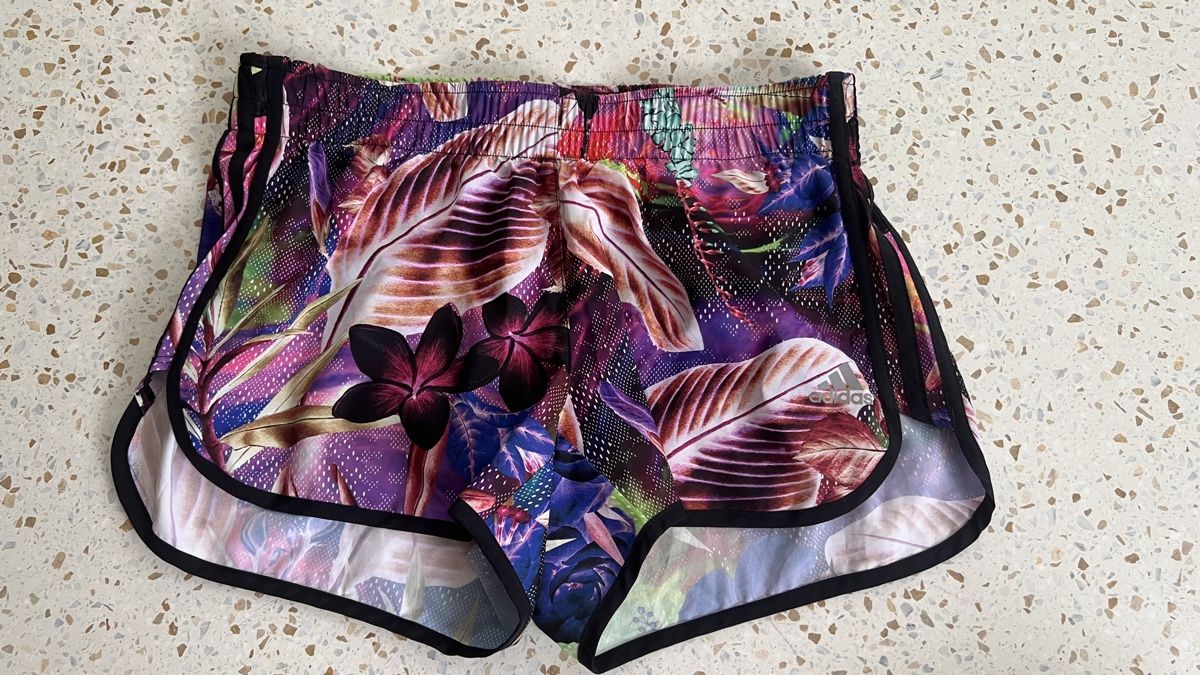 Adidas Badekleider & Bikinis: Adidas Running/Badeshort Gr.S – Gebraucht aus Tagelswangen von Bomu