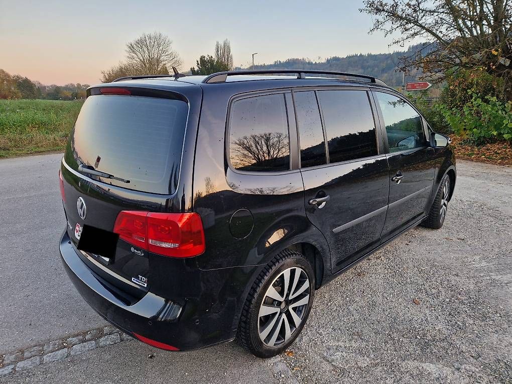 Autos: VW Touran 7 Plätzer – D'occasion à Schwadernau par Mike127 1