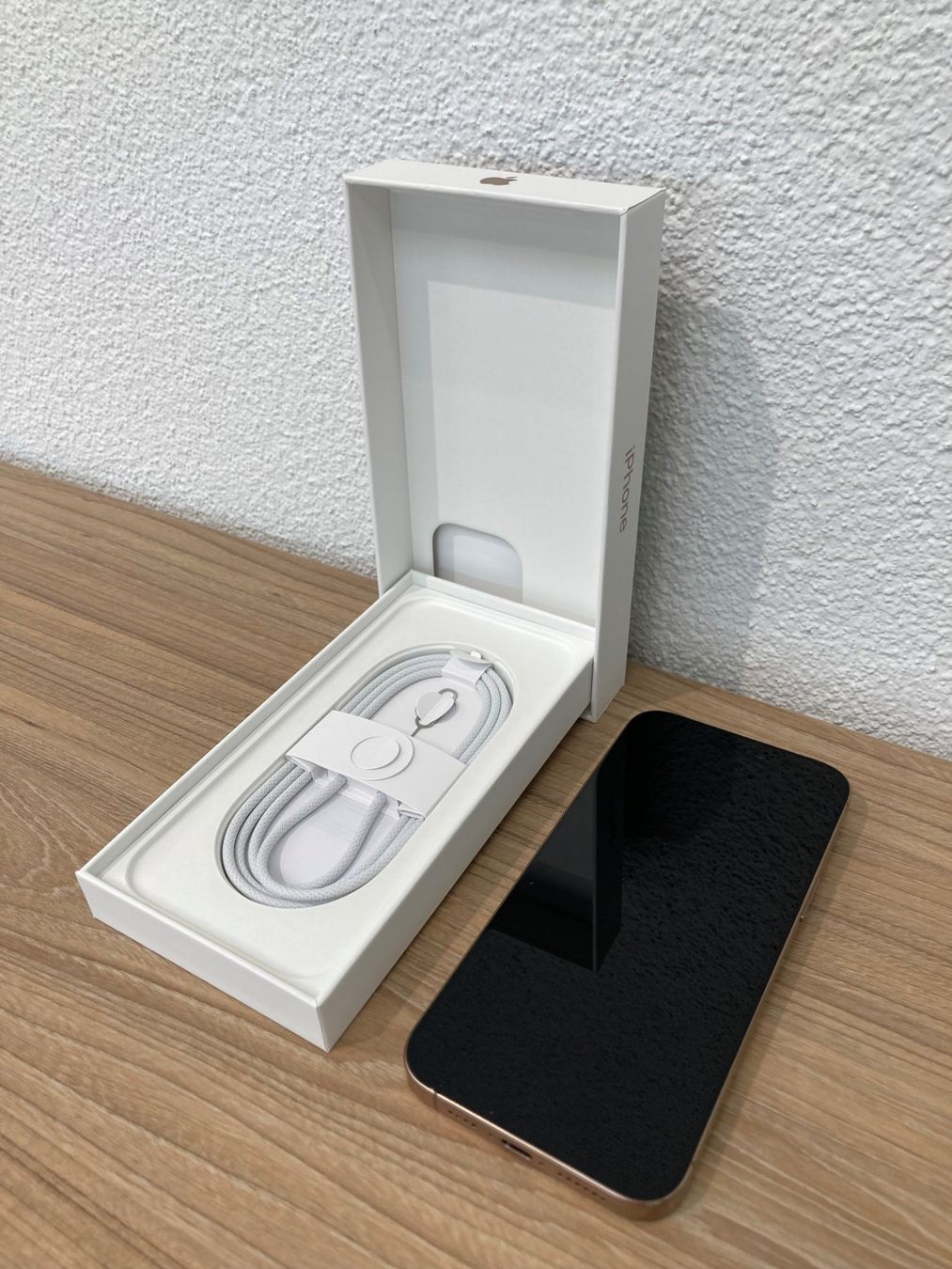 Apple Handys / Smartphones: iPhone 16 Pro Max 512 GB Wüstensand (ohne SIM Lock) – Gebraucht aus Wohlenschwil von i1717 3