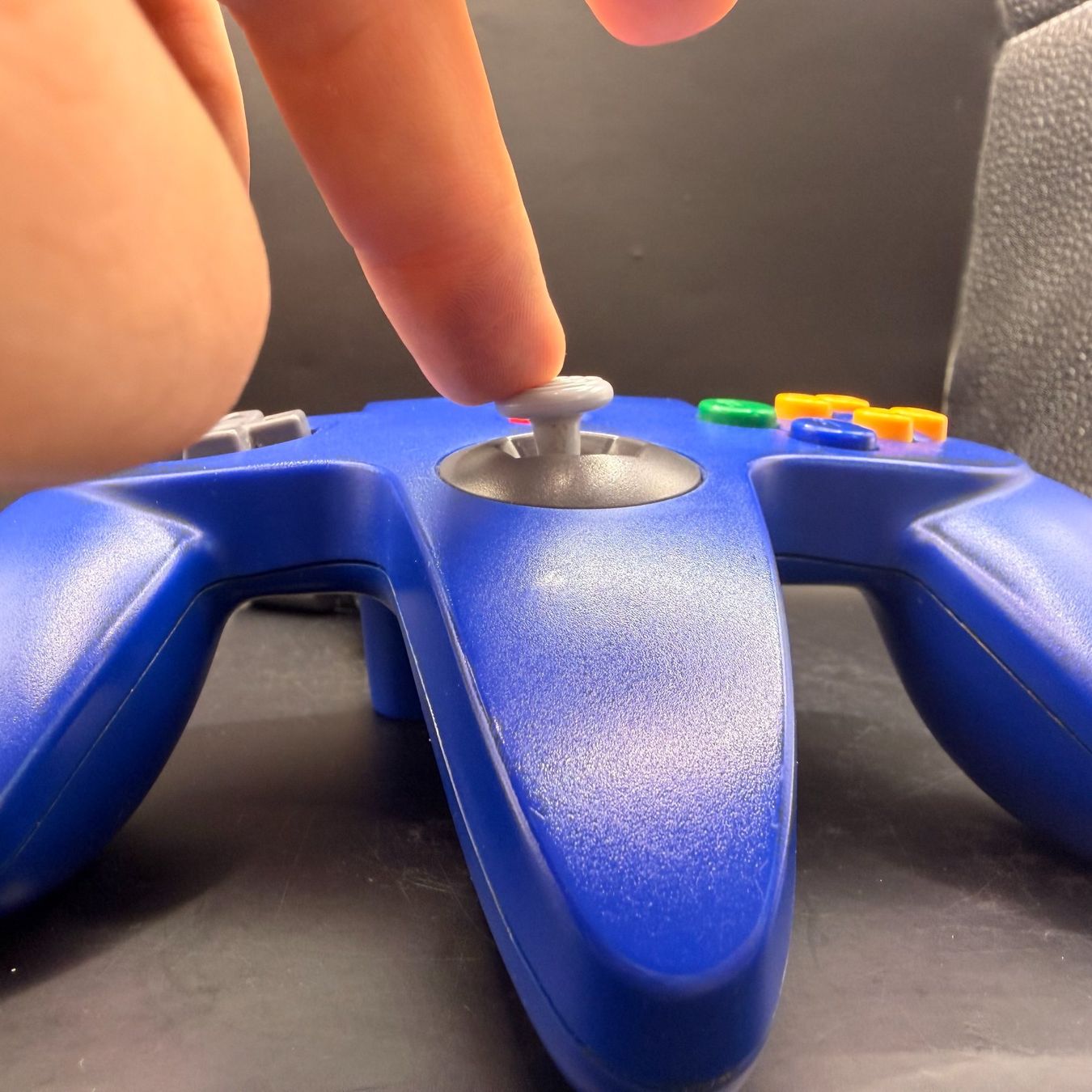 Nintendo Controller: Original Nintendo 64 N64 Controller Blau mit Controller Pak – Usato da Düdingen venduto da Nerdworld 3