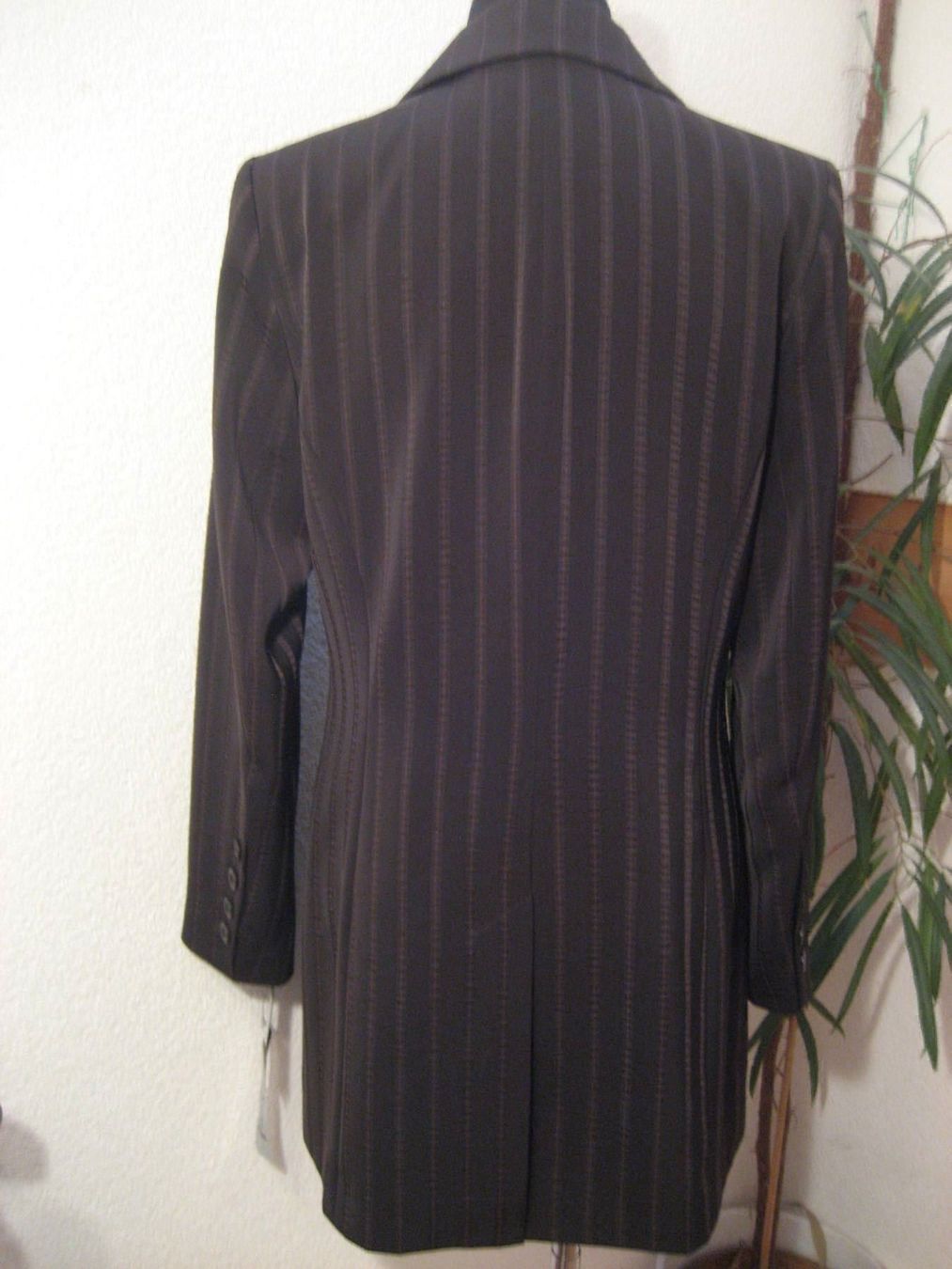 Giacche: Veste Tuzzi taille 38-40, neuve – Nuovo e nell'imballaggio originale da Delémont venduto da marryb 4
