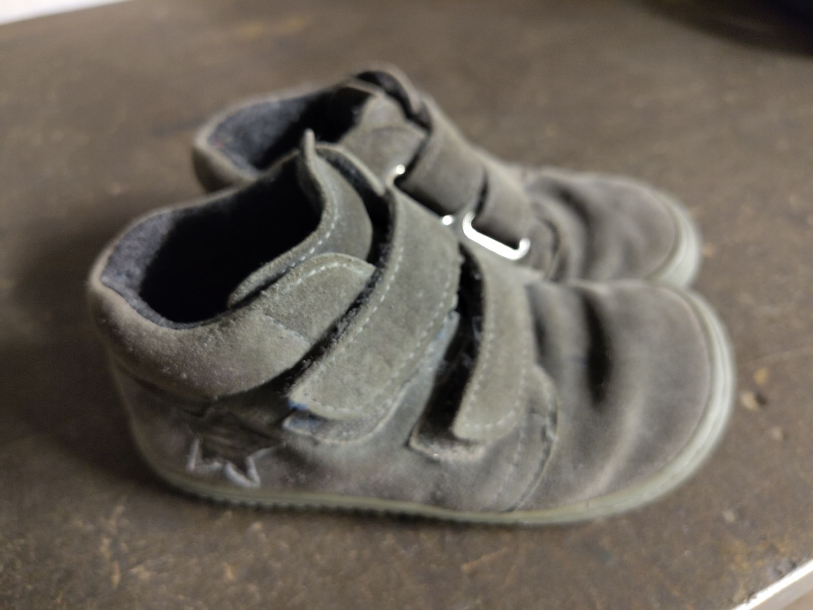 Schuhe für Jungen: Filii Barfussschuhe, grau, Gr. 25 – Gebraucht aus Däniken SO von Lu-Tze