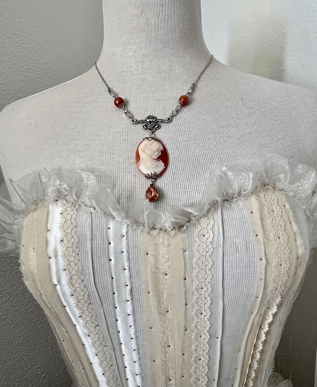 Catenine: Collana ceramica e cammeo – Nuovo (secondo la descrizione) da Breganzona venduto da mas_tv72 1