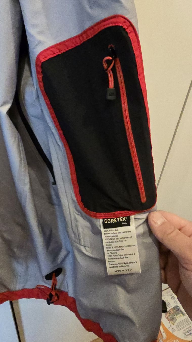 Berghaus Jacken: Berghaus Jacke Grösse S/M Gore Tex Pro – Neu (gemäss Beschreibung) aus Uznach von JuniorMichi 3