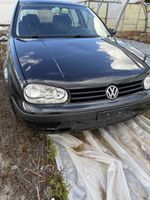 Volkswagen Golf 4 1.6 Essence - Accidentée-Démarre et roule
