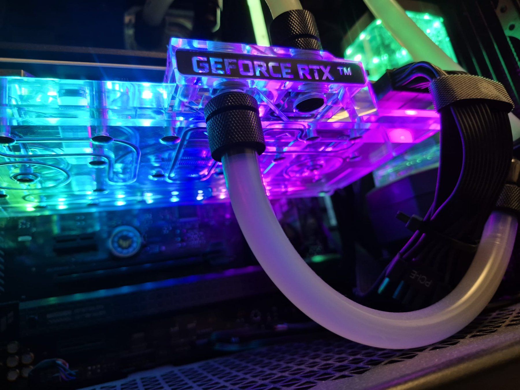 PC: Custom Gaming PC mit custom Wasserkühlsystem für CPU und GPU – Usato da Bischofszell venduto da chaefer135740 4