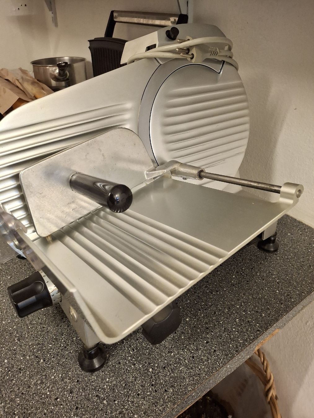 Fero Elettrodomestici da cucina: Aufschnittmaschine – Usato da Bern venduto da Sahlenweidli 5