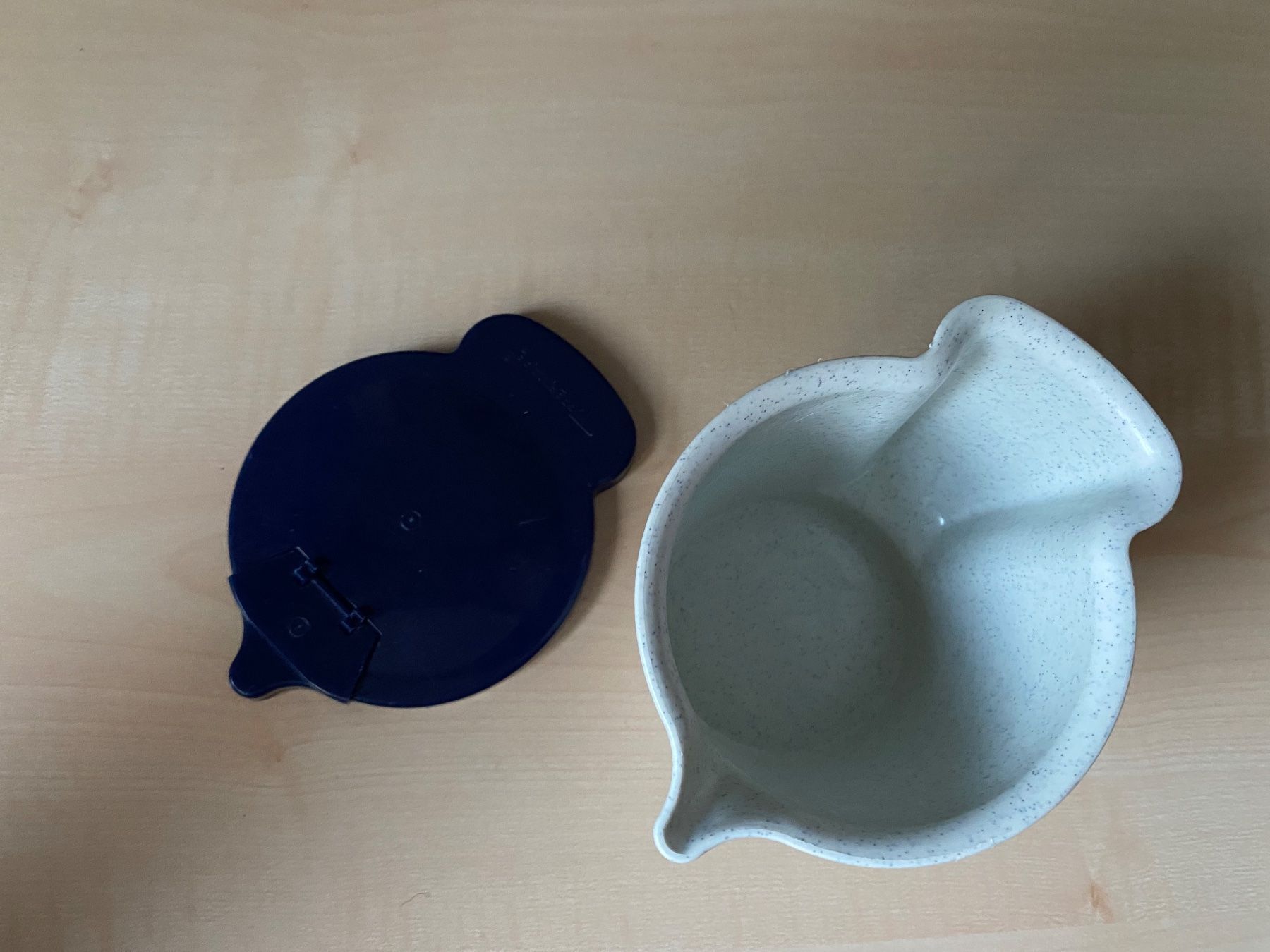 Tupperware Contenitori & Simili: Kaffeerahmkrug von Tupperware – Usato da Bülach venduto da Jackybabue 2