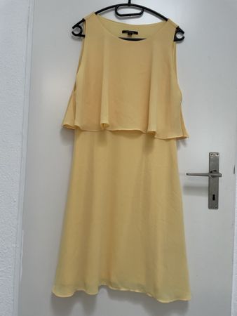 Sommerliches, gelbes Kleid mit Volants - Grösse 36