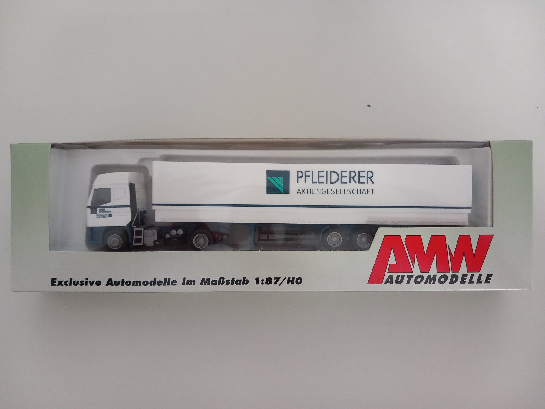 Iveco Modellini d'auto: Sattelzug IVECO AMW 1:87 Pfleiderer/ Werbemodell – Nuovo e nell'imballaggio originale da Merenschwand venduto da doc_joe