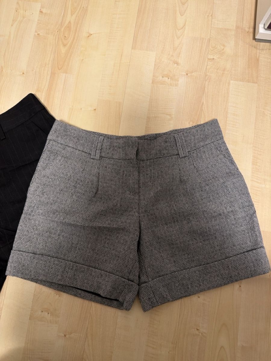 Zara Lotti di vestiti: Shorts Damen – Usato da Bassersdorf venduto da em_mik18 1