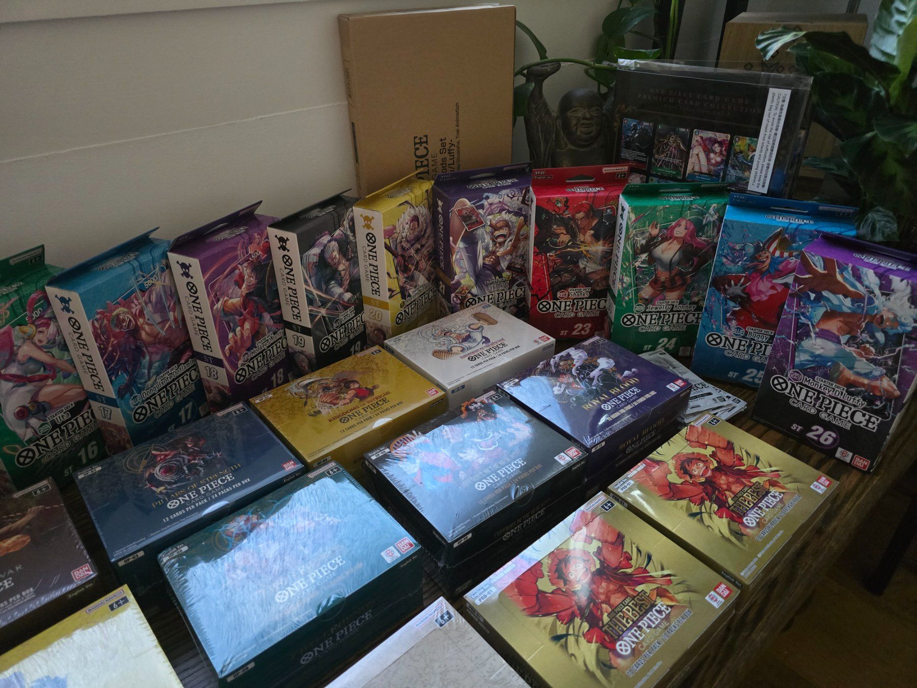 Bandai Carte collezionabili: One Piece TCG Ultra Displays und Decks Bundle – Nuovo e nell'imballaggio originale da Sursee venduto da ValentinoMartignetti 1