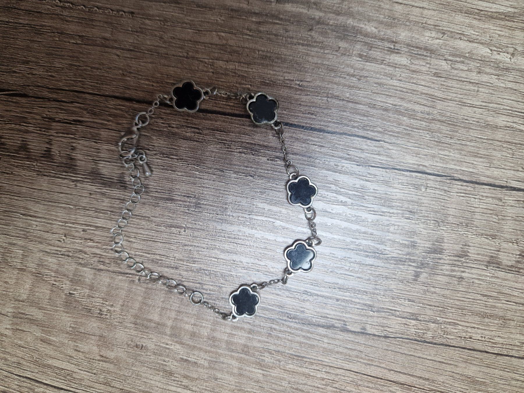 Bracciali & Braccialetti: Armband mit schwarzen Blumen – Usato da Falera venduto da Fudax