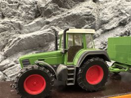 Wiking Fendt Favorit 926 Vario Traktor mit Anhänger