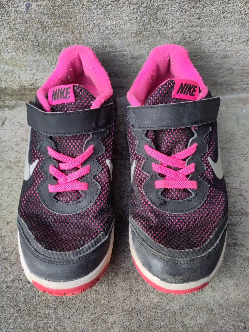 Nike Scarpe per ragazze: Hallenturnschuhe Gr. 35 Nike – Usato da Uettligen venduto da Donroli