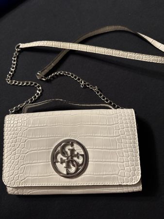 GUESS Tasche / Portemonnaie Weiss