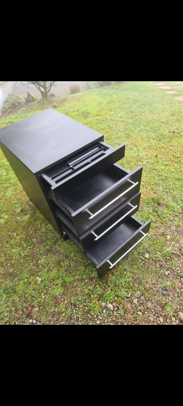 Banconi: Schwarzes Rollcontainerli mit Schubladen, hochwertig – Usato da Niederlenz venduto da DaveDasWahnsinn