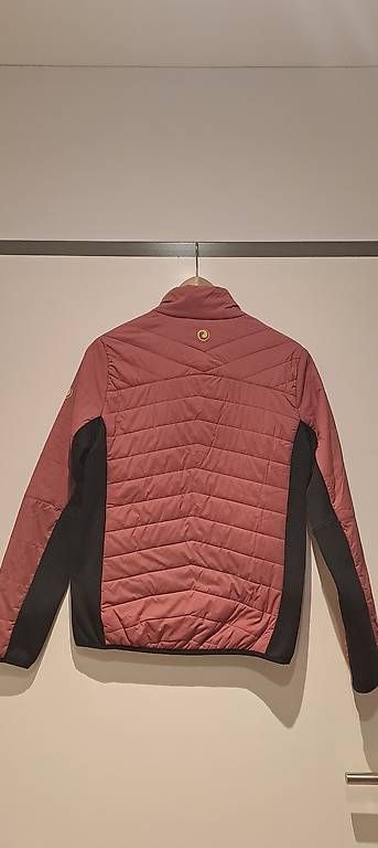 Jacken: Isolation Jacke Sport – Gebraucht aus Adliswil von missmoonymoon 1
