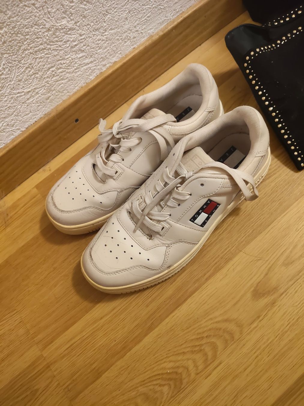 Chaussures femmes: Différentes chaussures – D'occasion à Prahins par Cynthia.fei