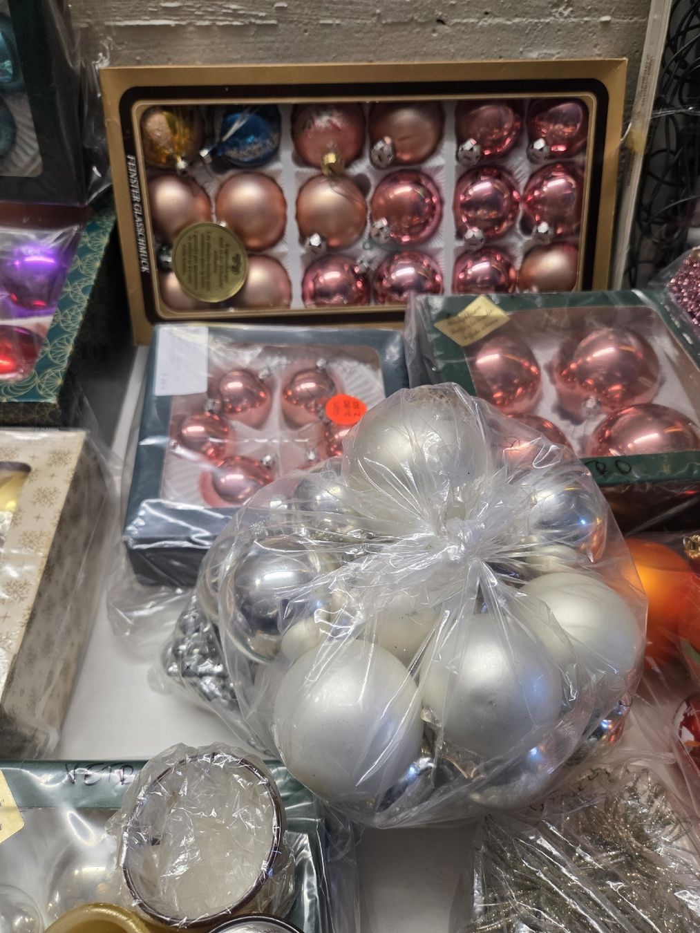 Tutte le decorazioni: Weihnachtsbaumschmuck Sortiment diverse Farben, Konvolut.. – Usato da Stans venduto da Ducati16 4