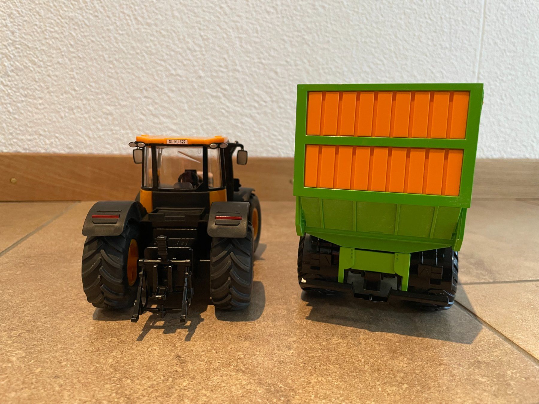 Jcb Traktoren: SIKU JCB 4220 mit Joskin – Neu und originalverpackt aus Kreuzlingen von Stefan1150 3