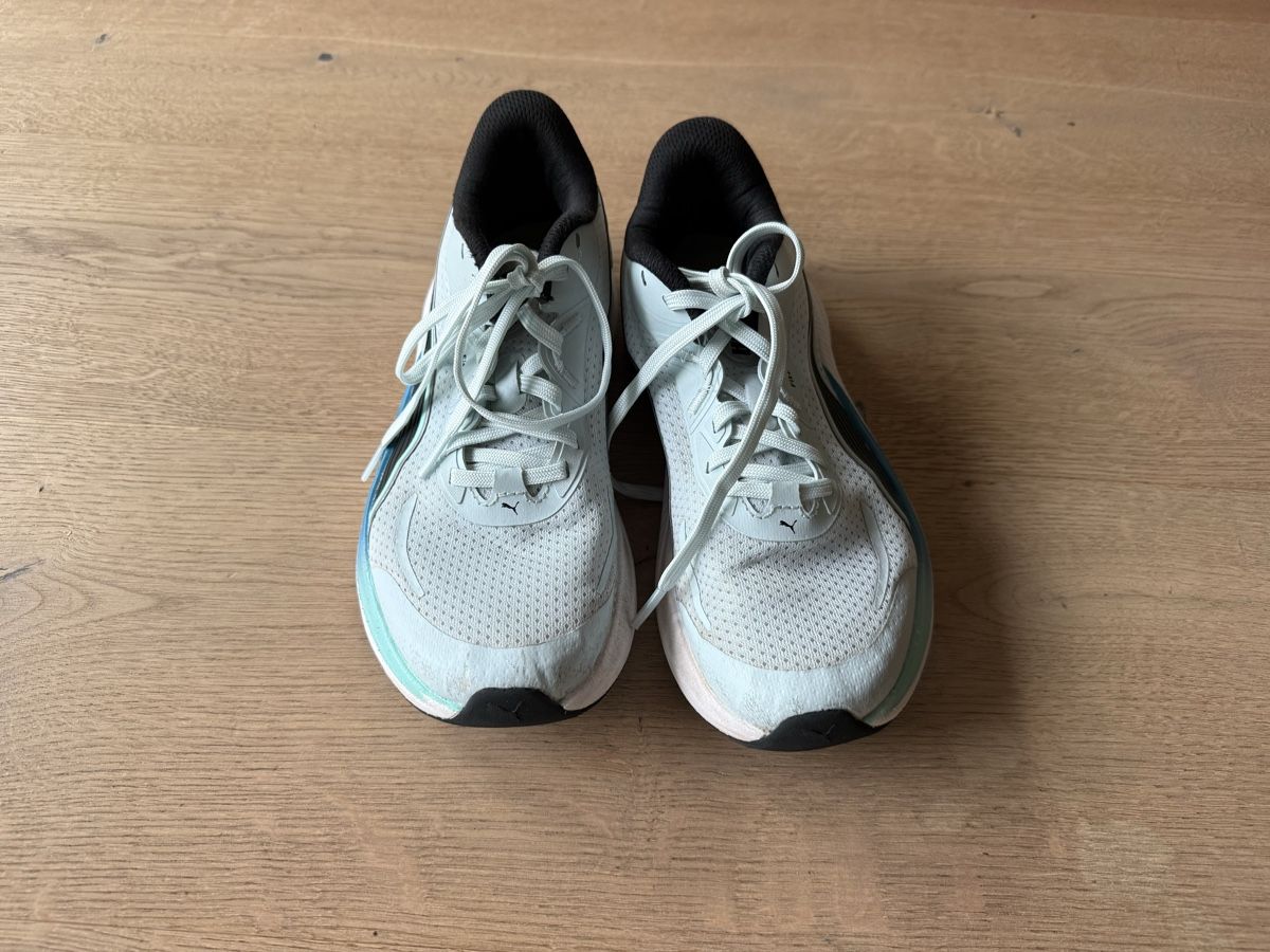 Puma Schuhe für Mädchen: Laufschuhe Puma 35.5 – Gebraucht aus Därstetten von frm_8kkx