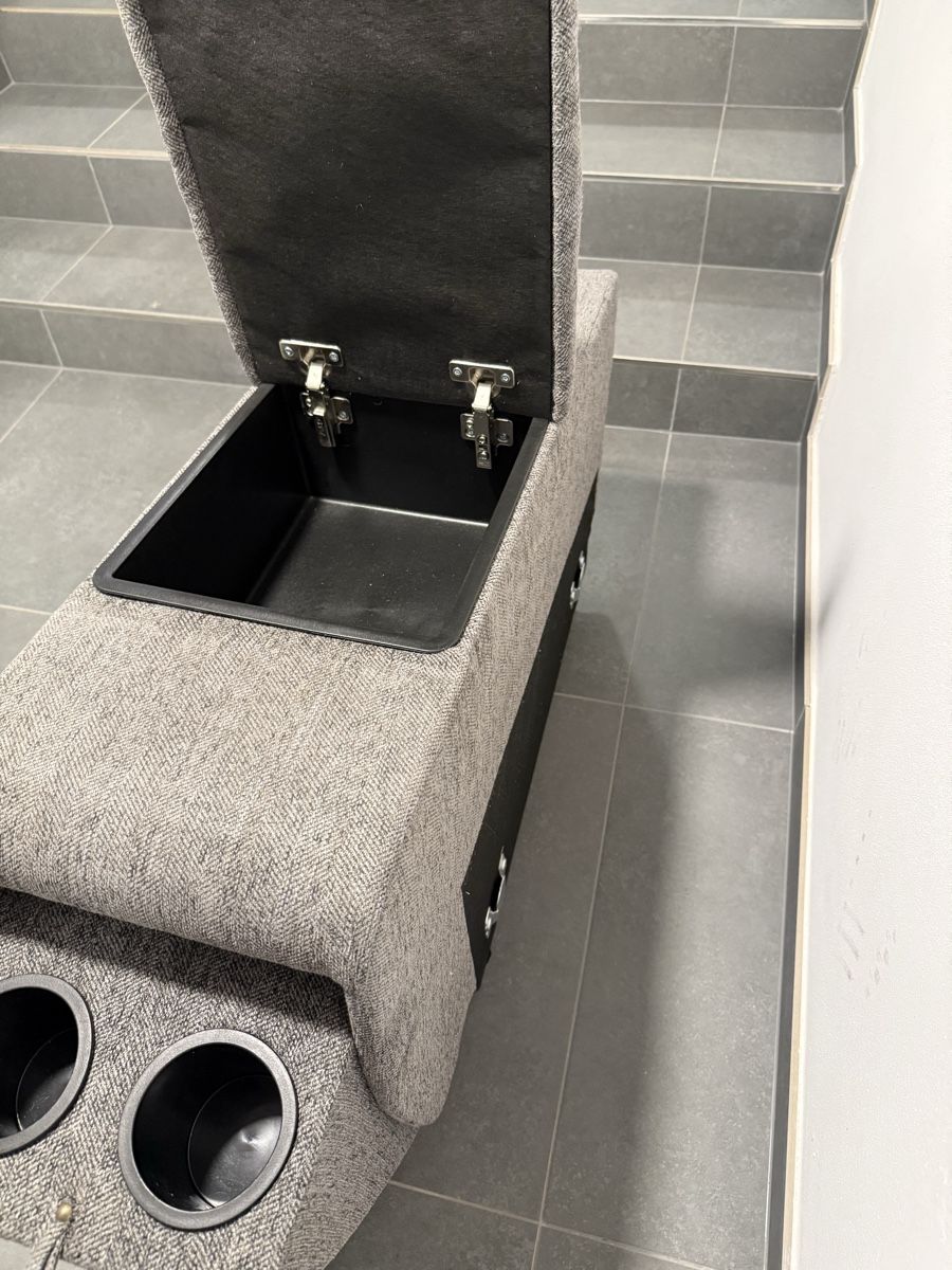 Sofas: Anthrazit Couch mit elektrischem Sitz – Gebraucht aus Diessenhofen von mar_7szp 6
