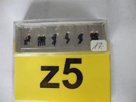 Preiser 79172 Sitzende FW-Leute, Nr. z5